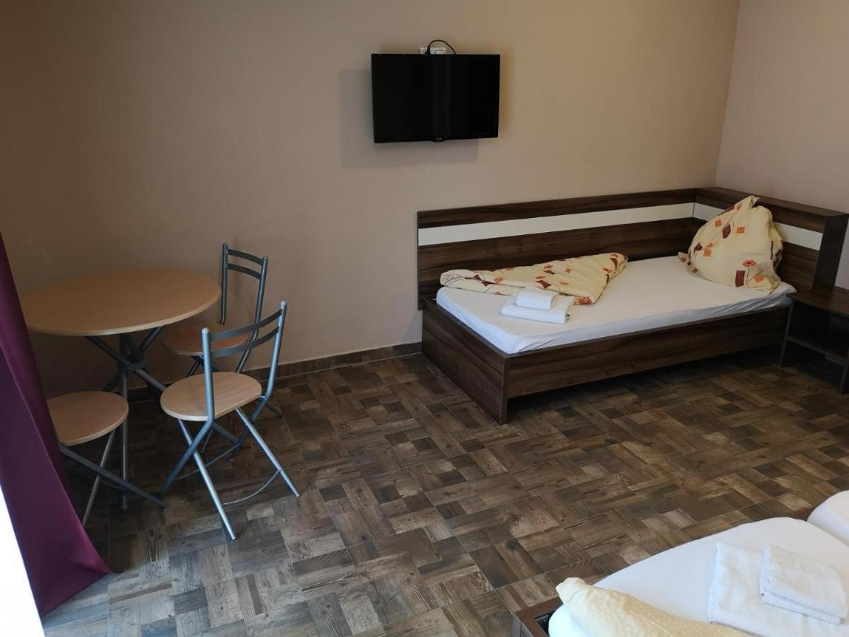 Bed and Breakfast Borostyan Panzio Balatonfuered Екстер'єр фото