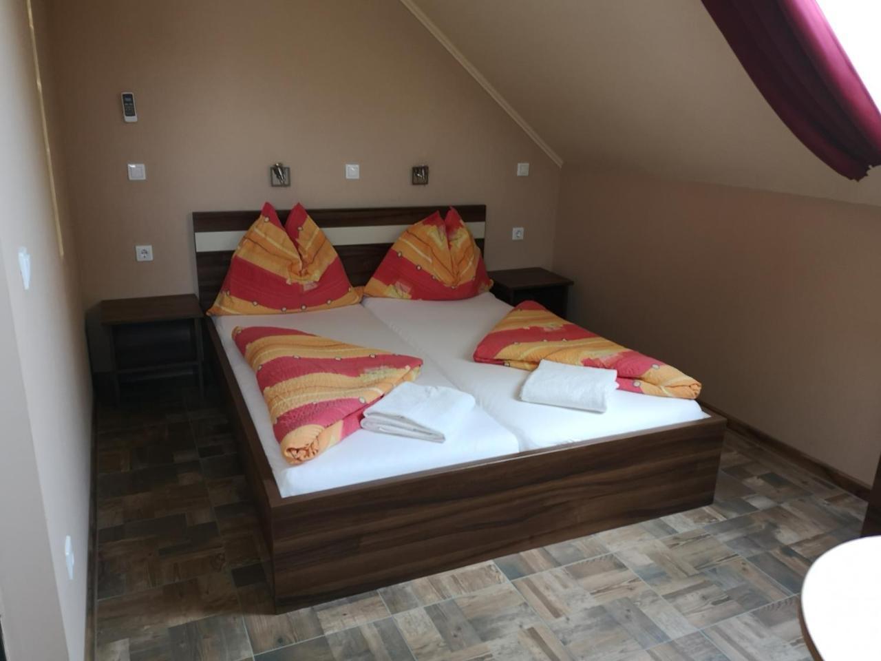 Bed and Breakfast Borostyan Panzio Balatonfuered Екстер'єр фото