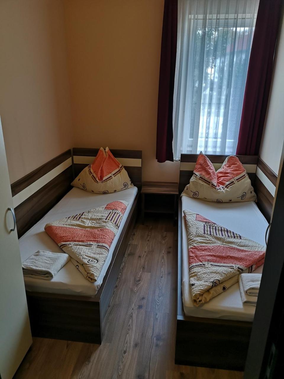 Bed and Breakfast Borostyan Panzio Balatonfuered Екстер'єр фото