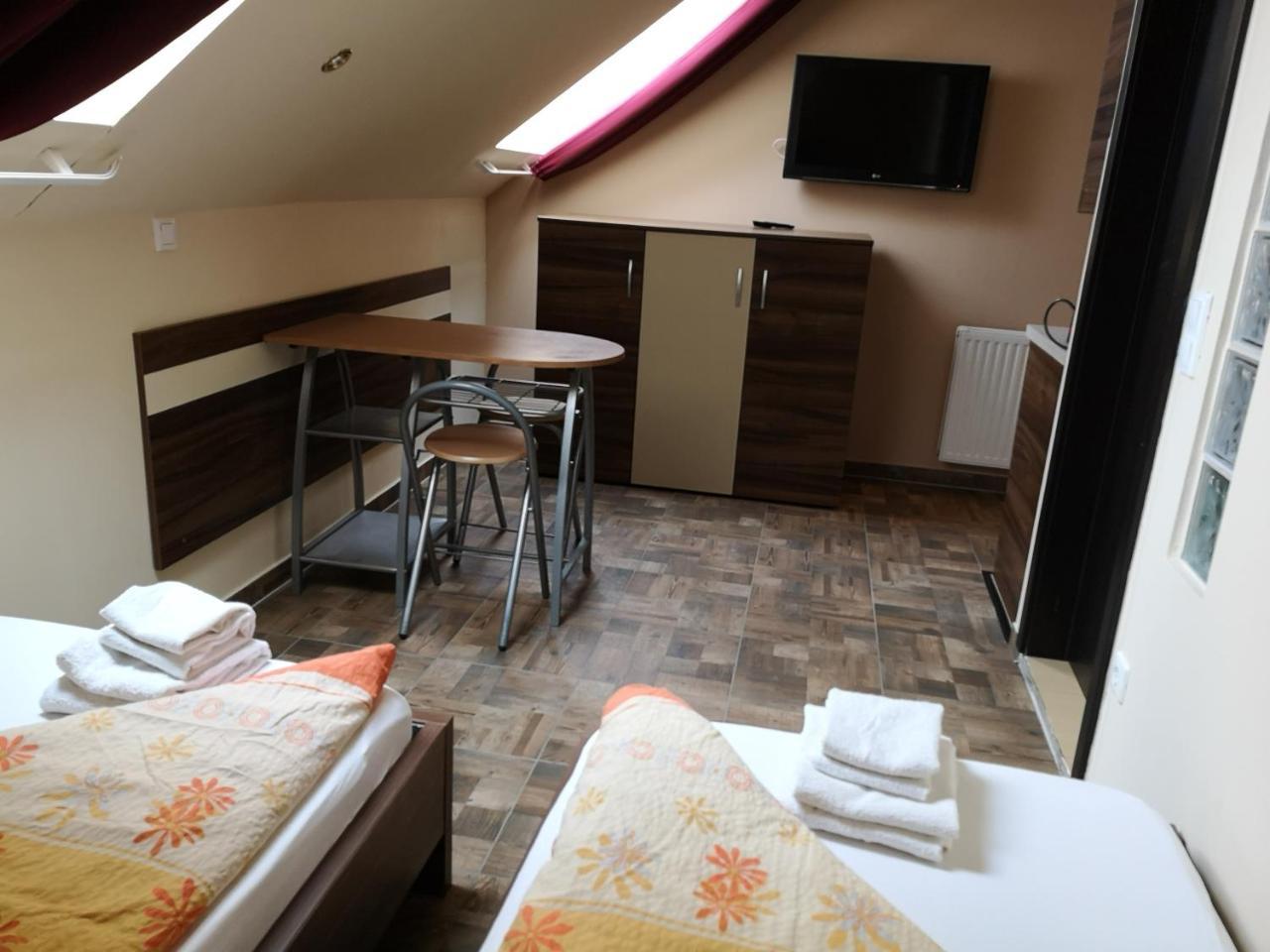 Bed and Breakfast Borostyan Panzio Balatonfuered Екстер'єр фото