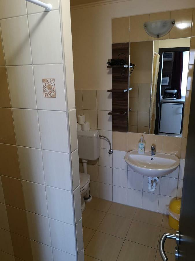 Bed and Breakfast Borostyan Panzio Balatonfuered Екстер'єр фото